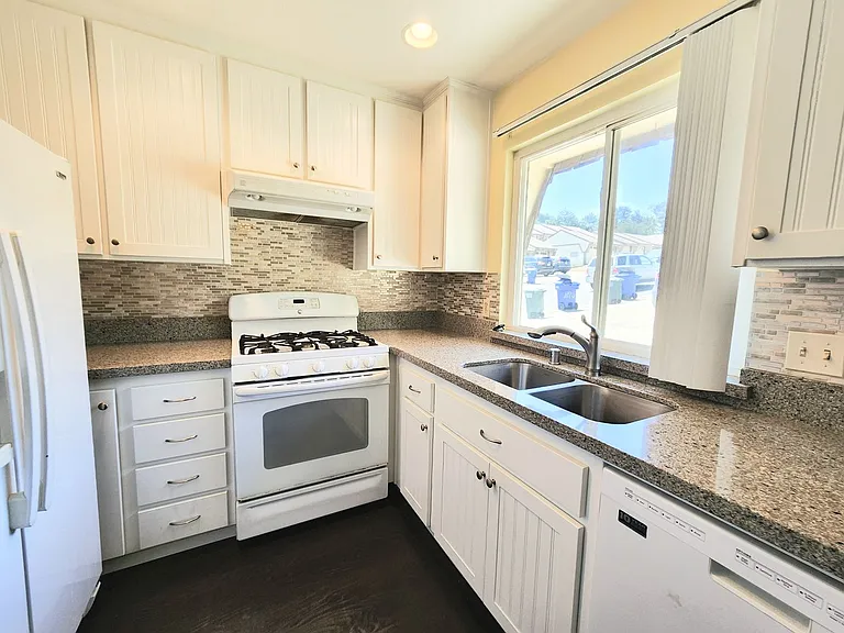 2700 Kilconway Ln — Photo 13