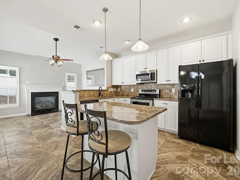 1804 Robinwood Village Dr — Photo 6