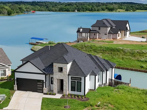 10693 S Lake Mist Ln, Willis, TX 77318