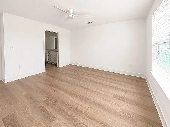 120 Thibault Trce — Photo 16