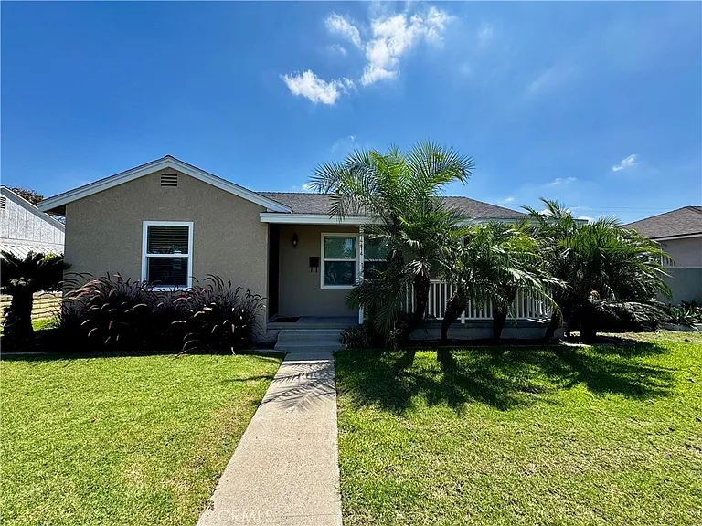 14414 Studebaker Rd — Photo 2