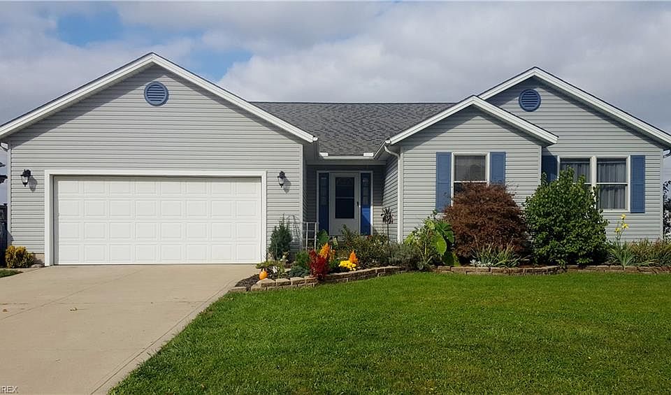 1st image of 302 Greenview Ct