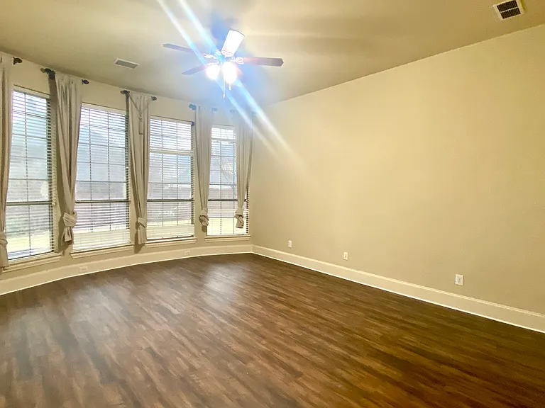 11563 Avondale Dr — Photo 12