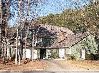 146 Great Oaks Ln, Roswell, GA 30075