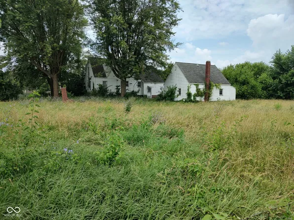 135 N 28th St, Elwood, IN 46036