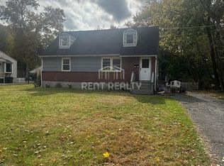 8 Patricia Ln, Washingtonville, NY 10992