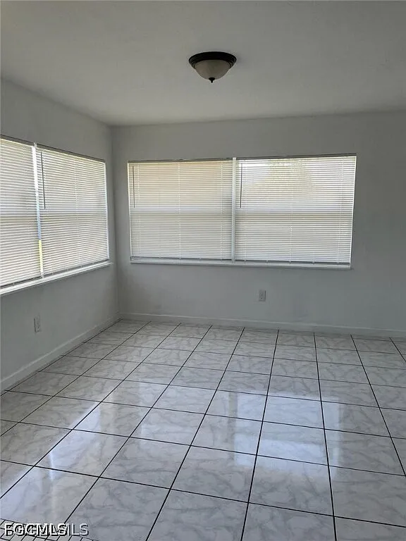 3 bed, 2.0 bath, 1430 sqft, $1,600 — Photo 3