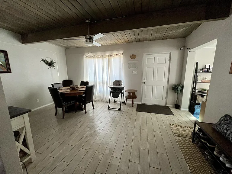 2705 Dakota St NE — Photo 2