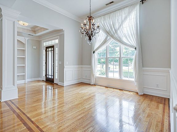 5th image of 143 Gardenia Way