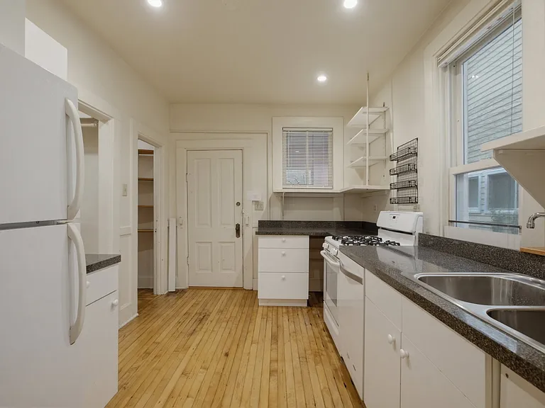 1843 N Bissell St #G — Photo 3