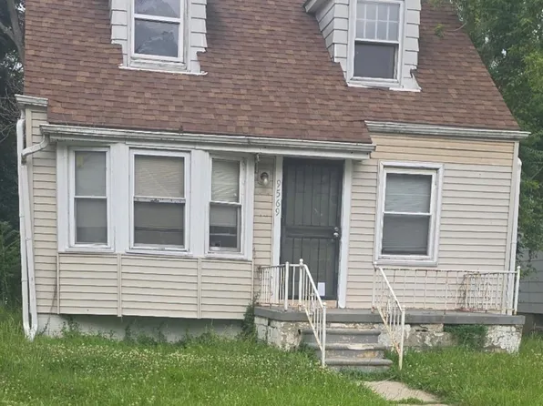 9569 Auburn St, Detroit, MI 48228