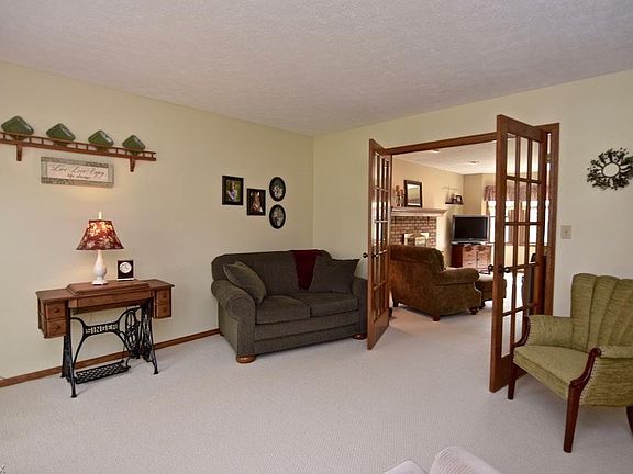 5th image of 5482 Towbridge Dr