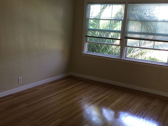 5th image of 622 E Santa Inez Ave