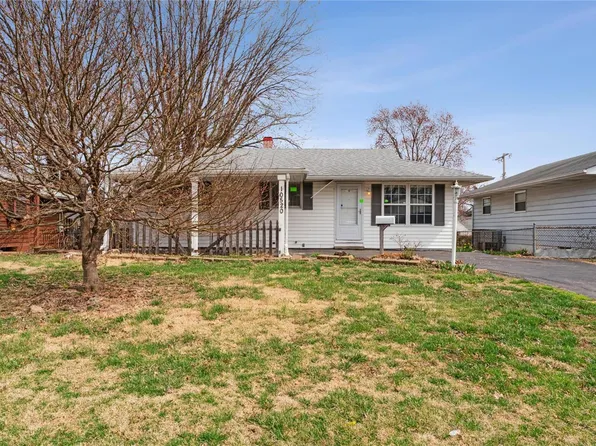 10520 Durness Dr, Saint Louis, MO 63137