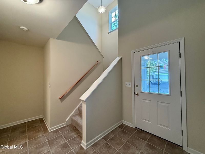4th image of 211 Linden Court
