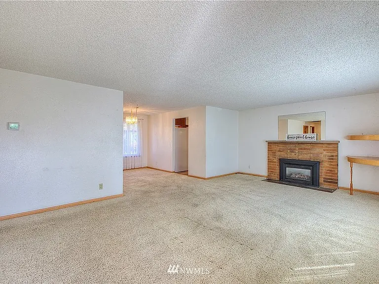 2920 NE 8th Pl — Photo 12