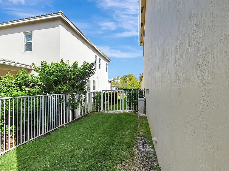 8952 Cypress Grove Ln — Photo 56