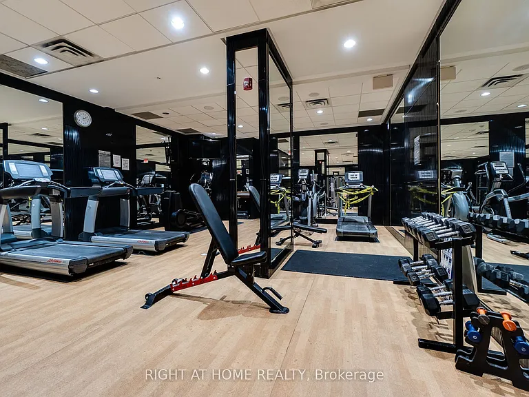 310 Burnhamthorpe Rd W #1713 — Photo 45