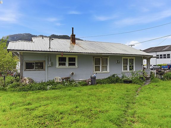 5th image of 480 Poplar St
