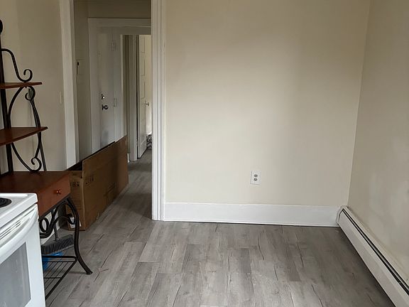 2nd image of 527 Northampton St #101