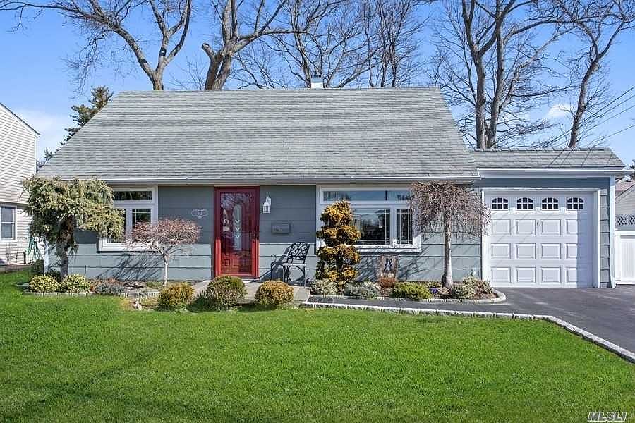 1st image of 312 Brendan Ave