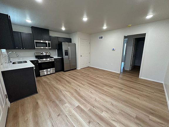 4th image of 816 S Greenwich Ave #3