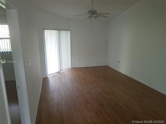 4th image of 9942 Nob Hill Ln #9942