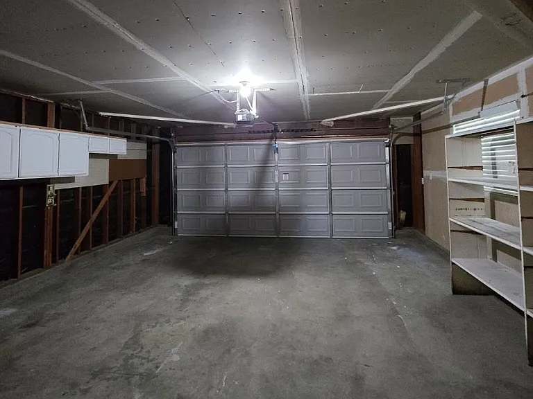 3233 Stanford Ave — Photo 45