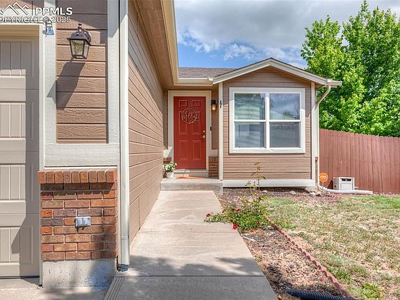 2nd image of 1147 Ancestra Dr