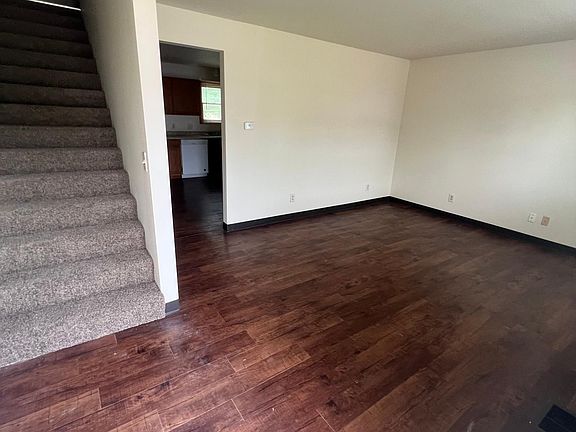 3rd image of 378 Rose Ln