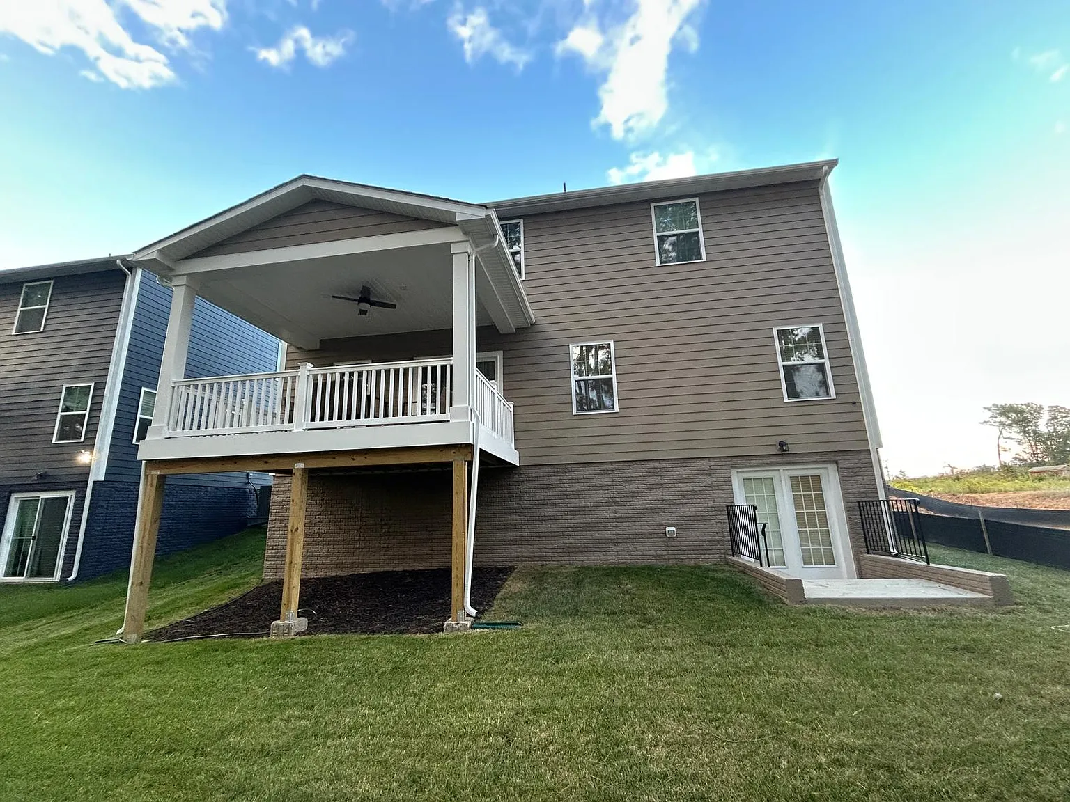 2 bed, 1550 sqft, $2,300 — Photo 2