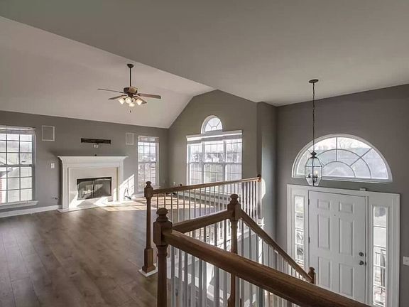 3rd image of 7264 Autumn Crossing Way