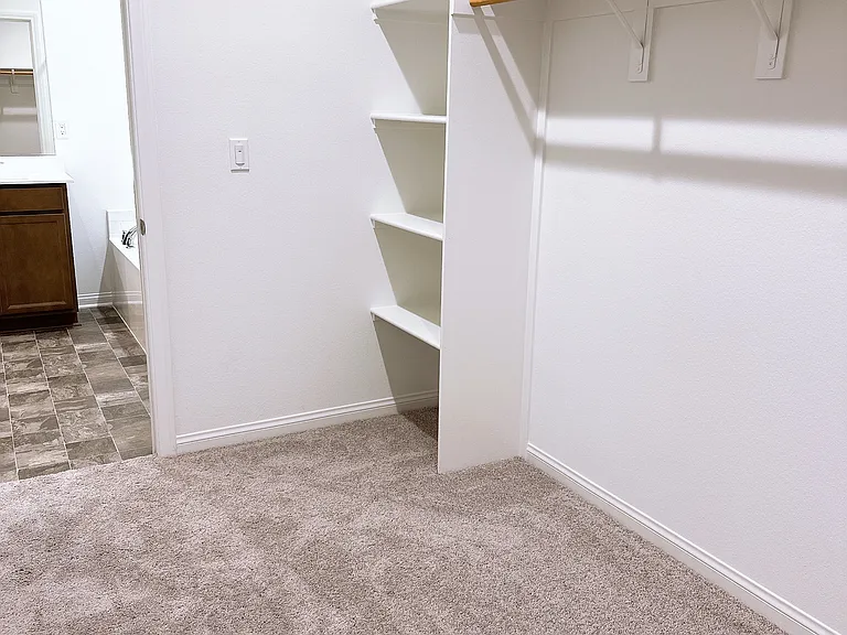 4061 Hudson Ln — Photo 18