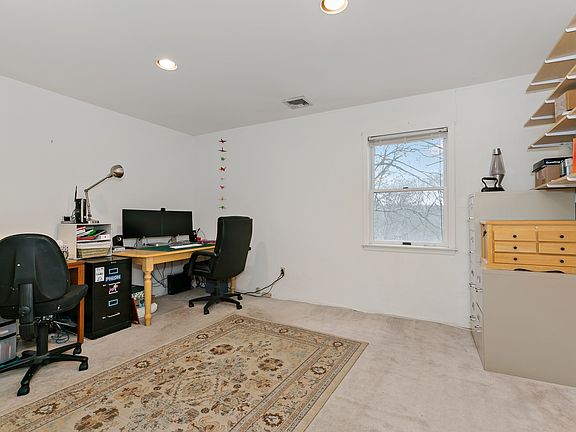 5th image of 99 Deer Hill Ct