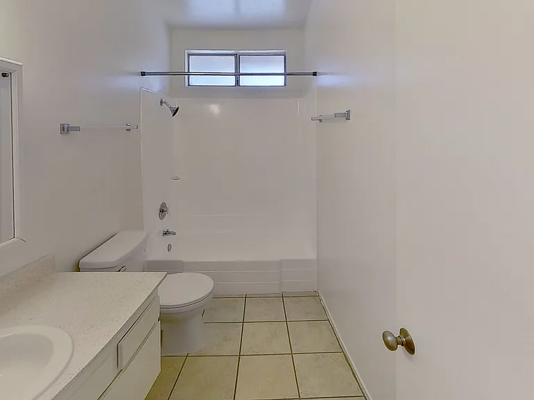 521 N. Tustin Ave — Photo 31