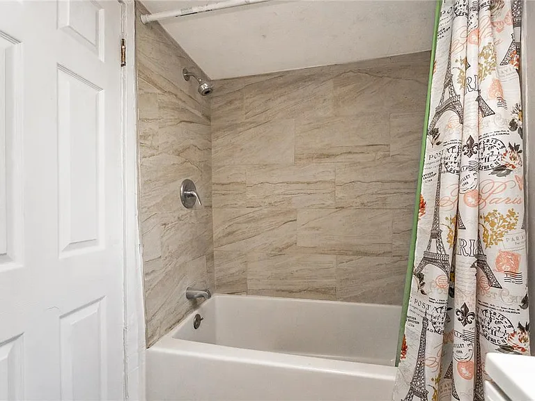 423 N Bellevue St — Photo 11