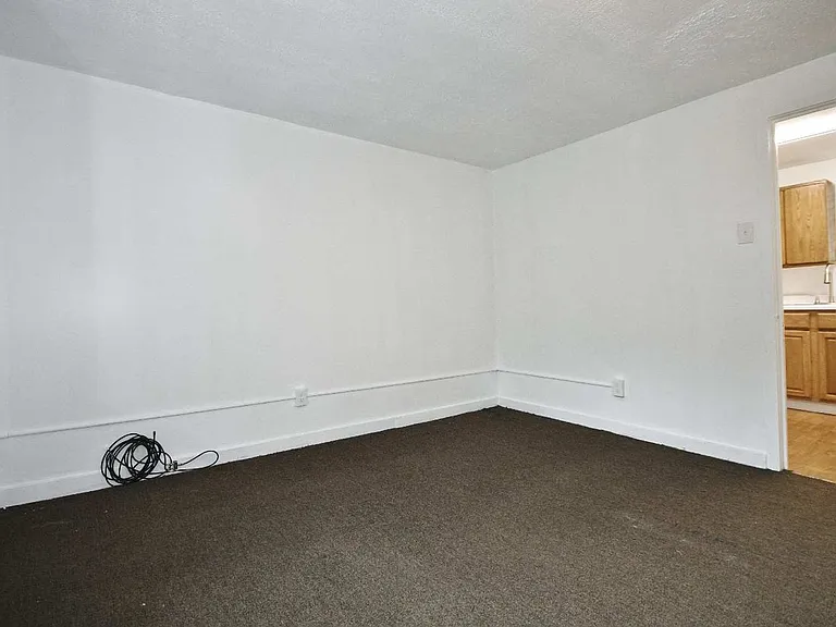 1423 Ridge Ave — Photo 18