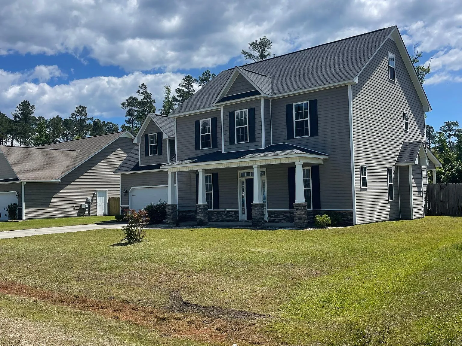 4 bed, 2.5 bath, 2635 sqft, $2,350 — Photo 4