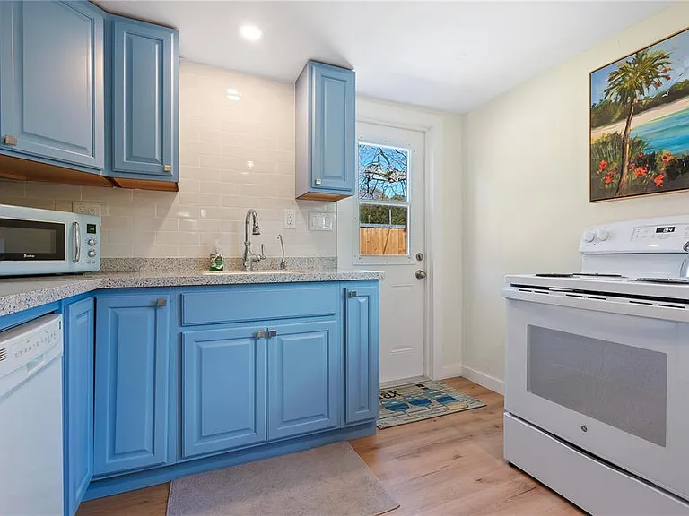 2311 Waldemere St #B — Photo 4