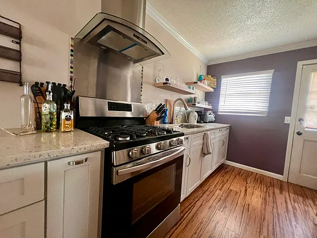 1426 E 38th St #D — Photo 12
