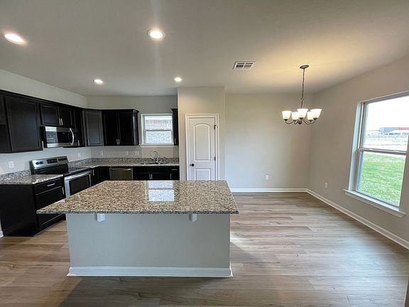 Ravenswood V A - Kitchen and Dining - DSLD Homes