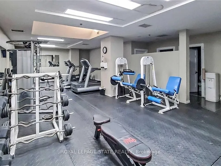 135 James St S #608 — Photo 31