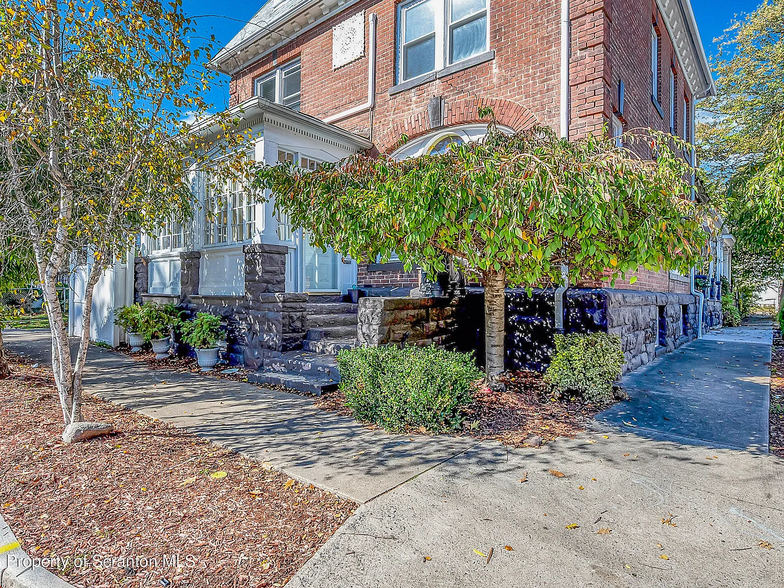6 bed, 3.0 bath, 2810 sqft, $625 — Photo 3