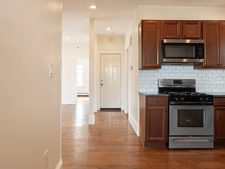 23 Greenock St #3 — Photo 3