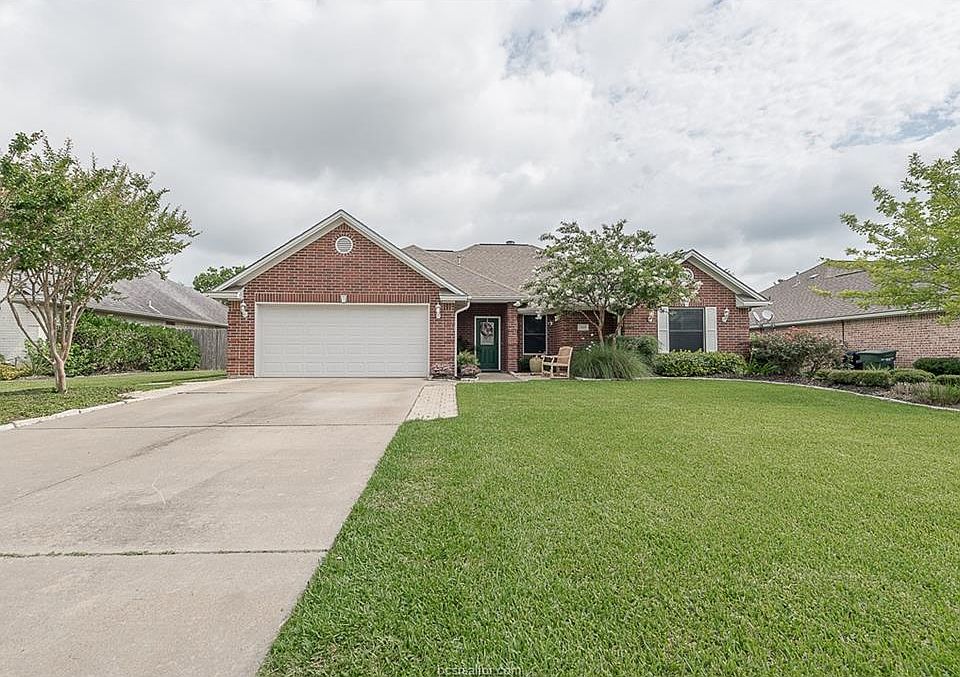 1st image of 3915 Brighton Dr