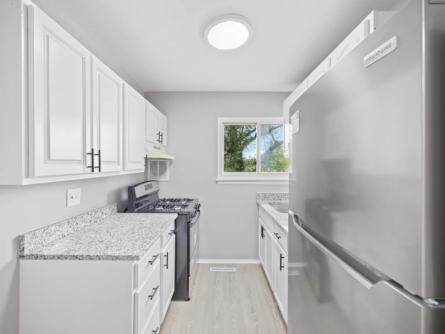 2 bed, 800 sqft, $1,199 — Photo 1