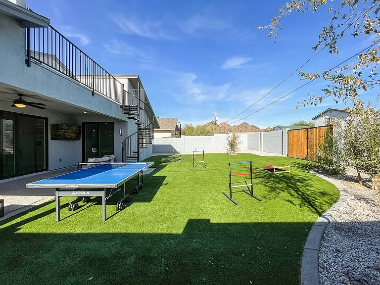 8031 N 14th Pl — Photo 2