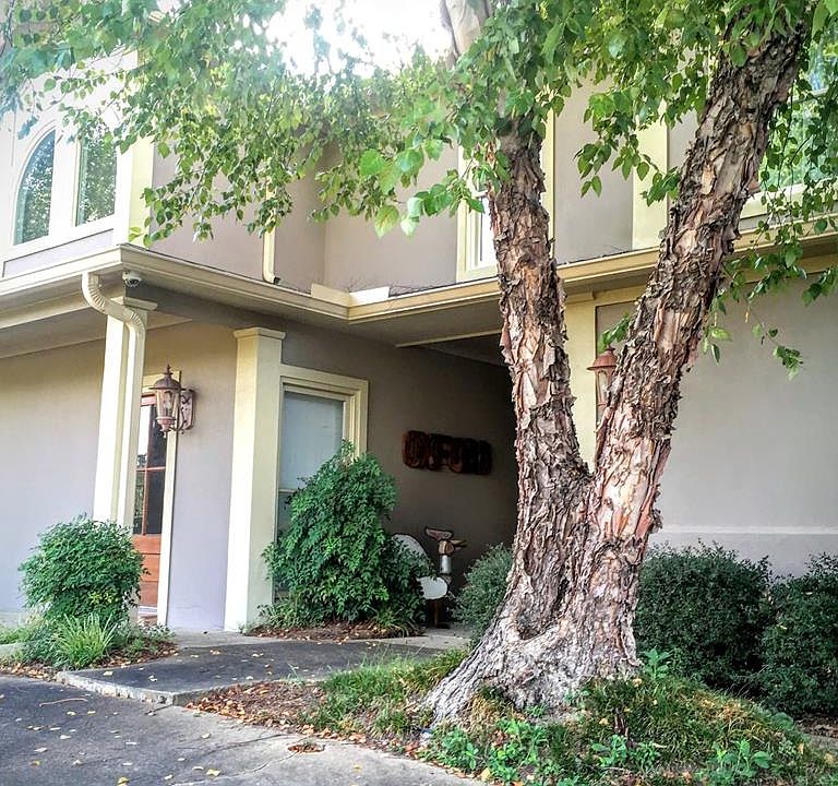1st image of 908A Augusta Dr