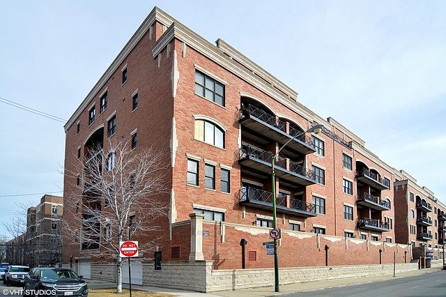 1st image of 2801 N Oakley Ave APT 302
