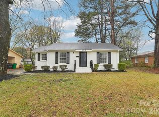 735 Pondella Dr, Charlotte, NC 28213